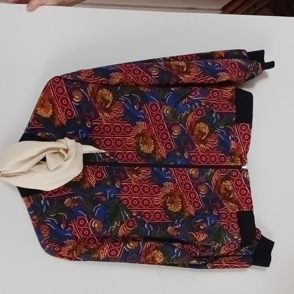 ALIA Print Jacket in M. - Picture 7 of 8